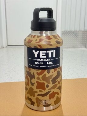 YETI Rambler 64oz Wetlands Camo | New With Tags